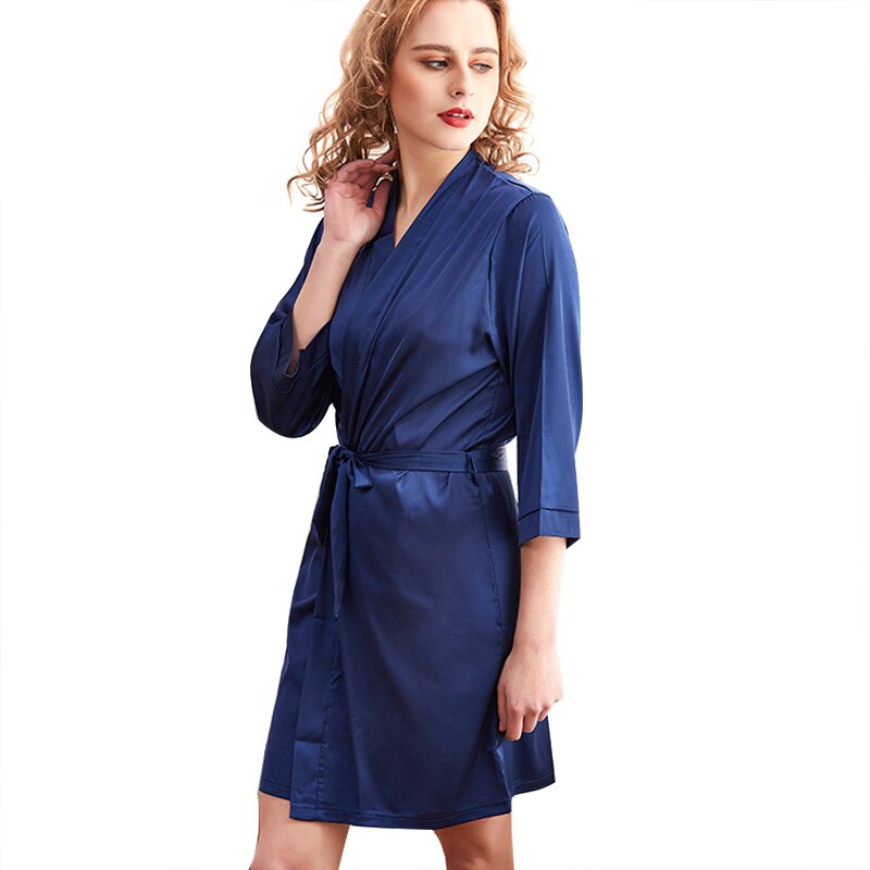 Zijdeachtige Pyjama en Luxe Badjas voor Thuis