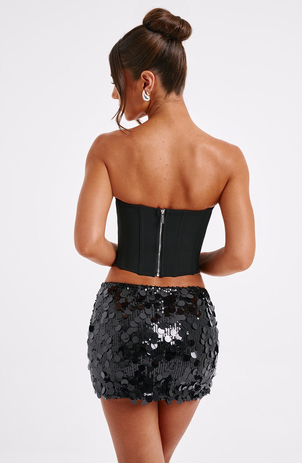 Anissa Mini Graceful Rok - Zwart, Stijlvol en Glanzend