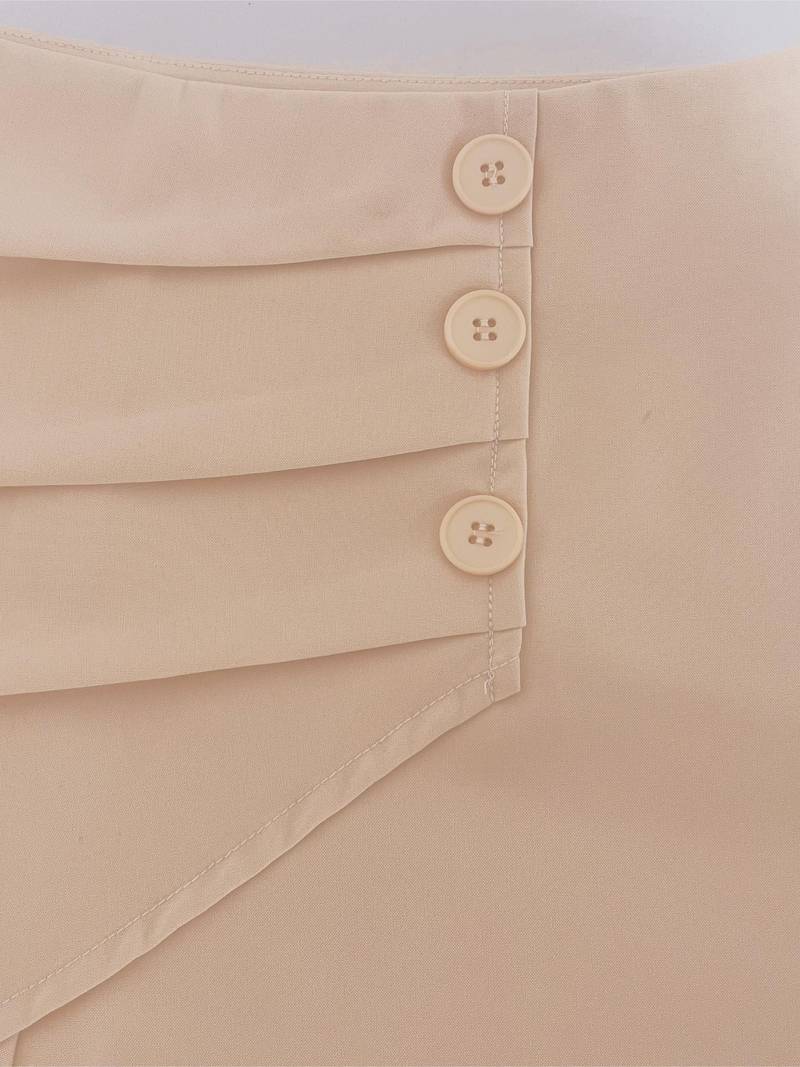 Beige Shorts met Genaaide Knopen voor Stijlvolle Zonnige Dagen