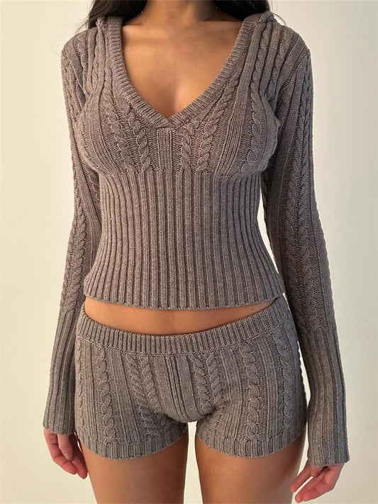Modieuze Gebreide Hoodie Met V-hals En Korte Broek