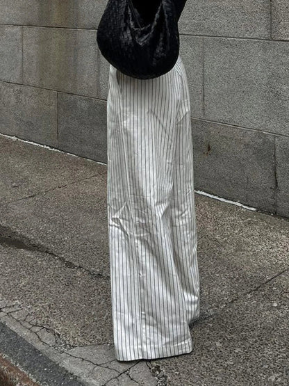 Stijlvolle Zwart-Wit Gestreepte Broek voor Elke Gelegenheid